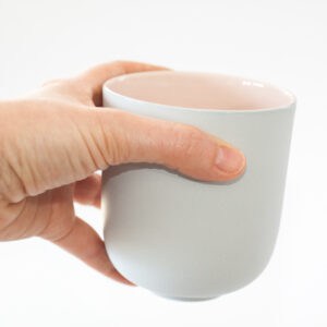 minimal tall in hand