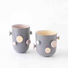 buttons-pair-blueberry-yellow-pink colorful mugs Buttons