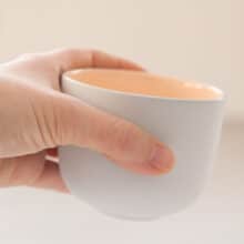 midi-blue-apricot-in-hand