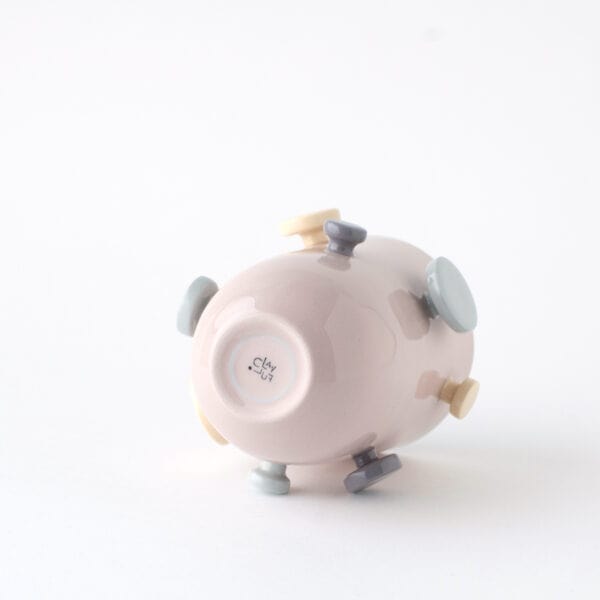 Buttons cup on a side