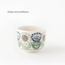 Swedish-Summer-color-daisy-cornflower cup with flower motif