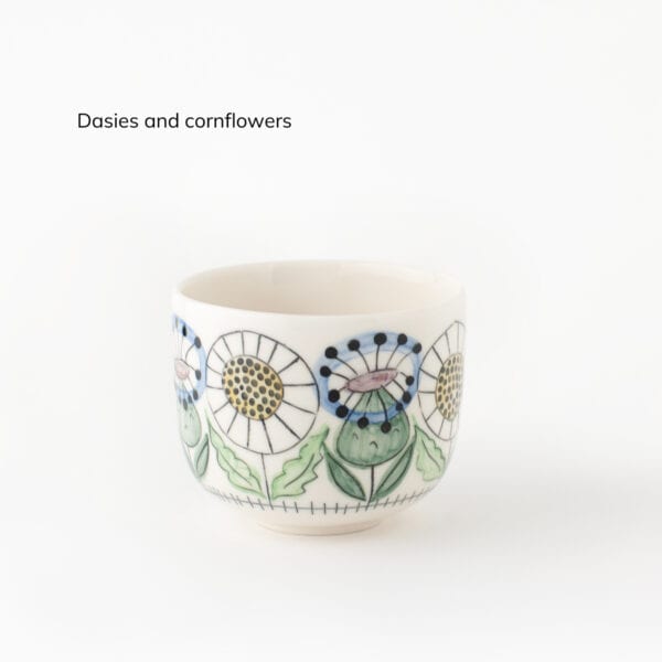 Swedish-Summer-color-daisy-cornflower cup with flower motif