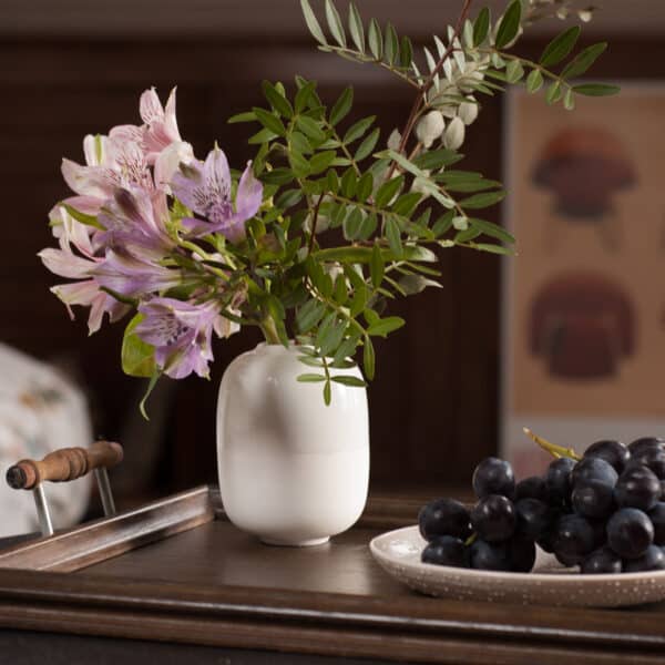 duo-white-inaroom simple white vase in a home setting