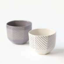 EL_cup_pair_white_blueberry geometric cups